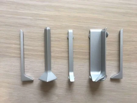 Внутренний угол для плинтуса ЭлитПроф Плоский 60 (Алюм) в Томске