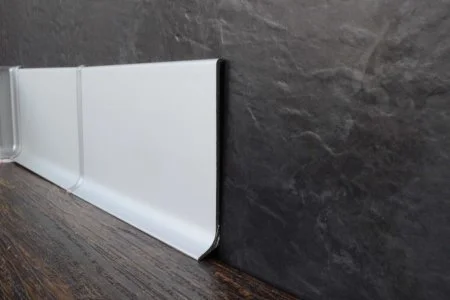 Алюминиевый плинтус ЭлитПроф Анодированный Плоский (80х11х2500 мм) в Томске