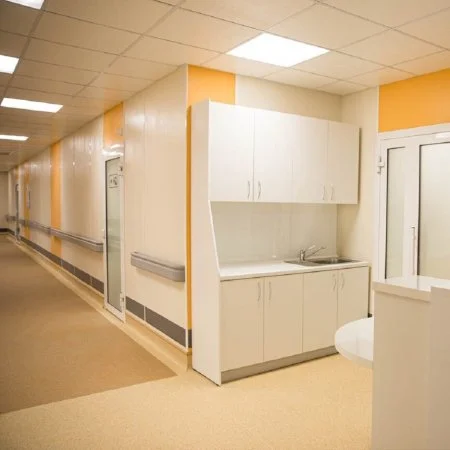 Коннелюрный односоставной плинтус Bonkeel Prof Серый (95х2700мм) в Томске