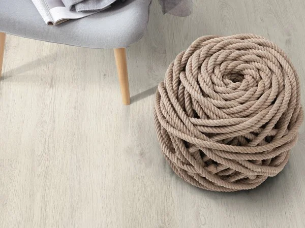 Ламинат Egger PRO 8/33 4V Дуб Кортина белый EPL034 в Томске