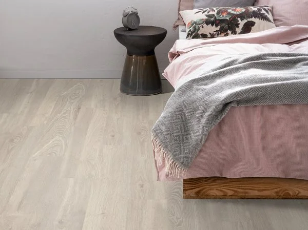 Ламинат Egger PRO 8/33 Дуб Кортон белый EPL051 в Томске