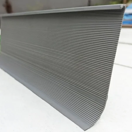 Коннелюрный односоставной плинтус Bonkeel Prof Серый (95х2700мм) в Томске